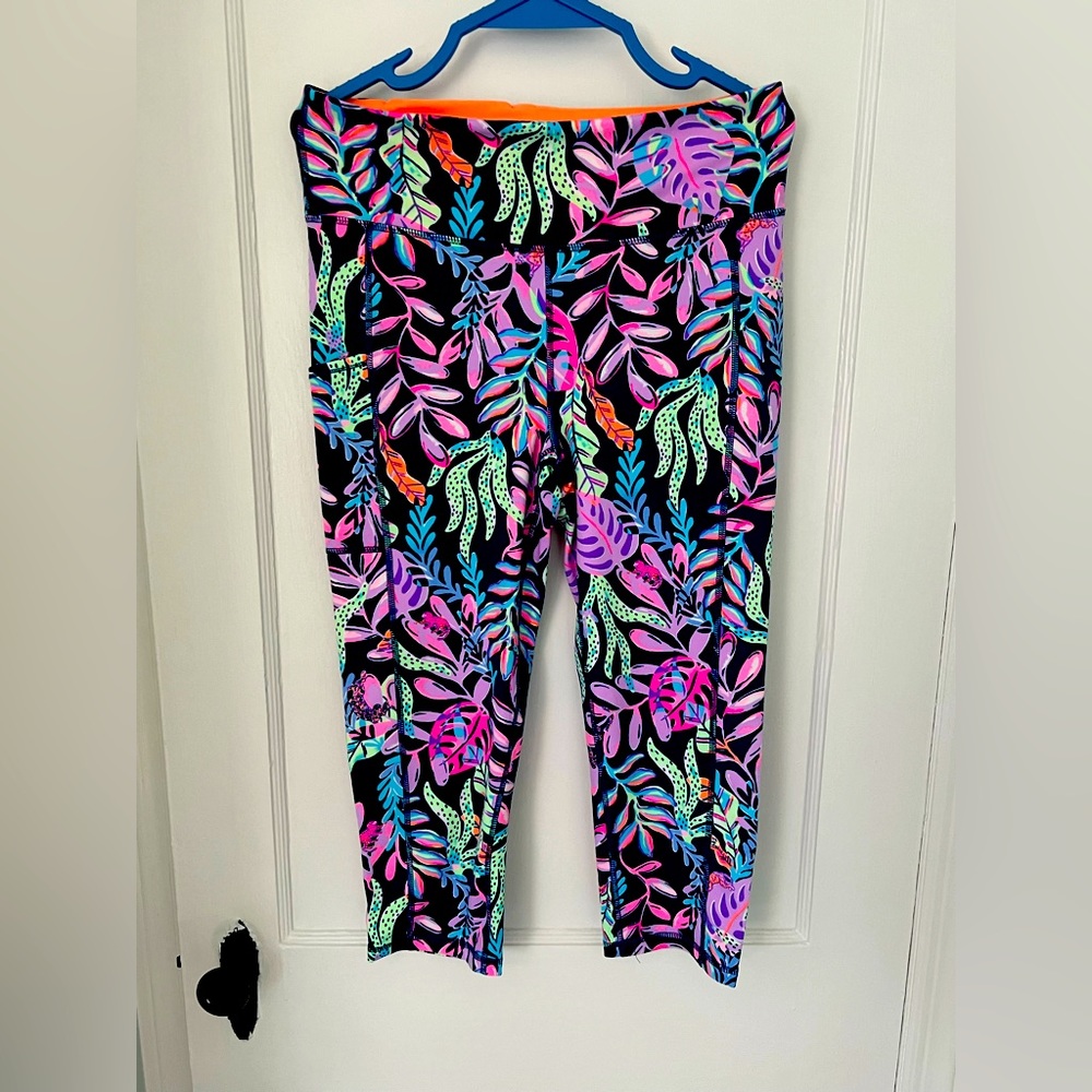 Lily Pulitzer crop legging - Picture 2 of 5